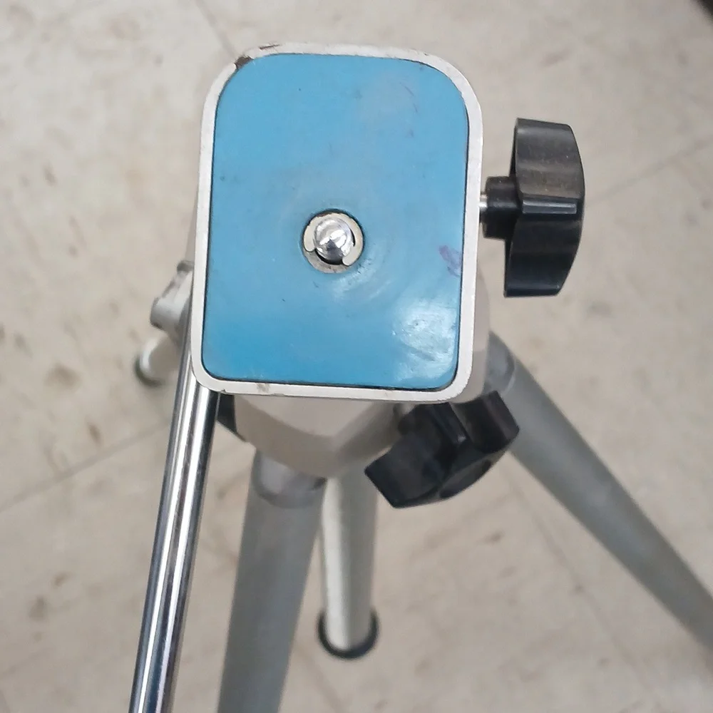Silver Tripod Model 1102